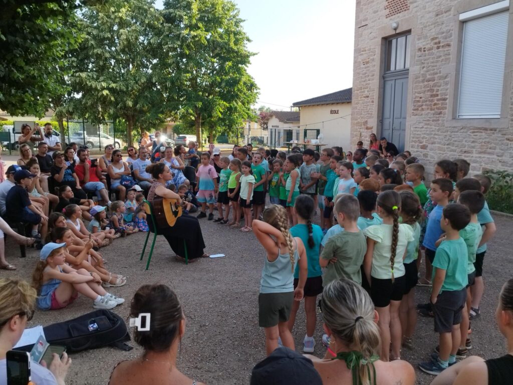 Les 3 classes autour de Mathilde